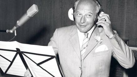 Als die FDP noch etwas vorzusingen hatte, war Walter Scheel mit dabei. „Hoch auf dem gelben Wagen“, damit war er als Außenminister 1973 Hitparadenstürmer. Als vierter Bundespräsident sang er weniger, als Ex-Bundespräsident bei nahezu jeder Gelegenheit. Foto: dpa