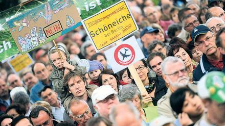 Sie sind dagegen: Zahlreiche Flughafen-Anwohner fühlen sich durch den Fluglärm belästigt. Sie fordern ein striktes Nachtflugverbot. 