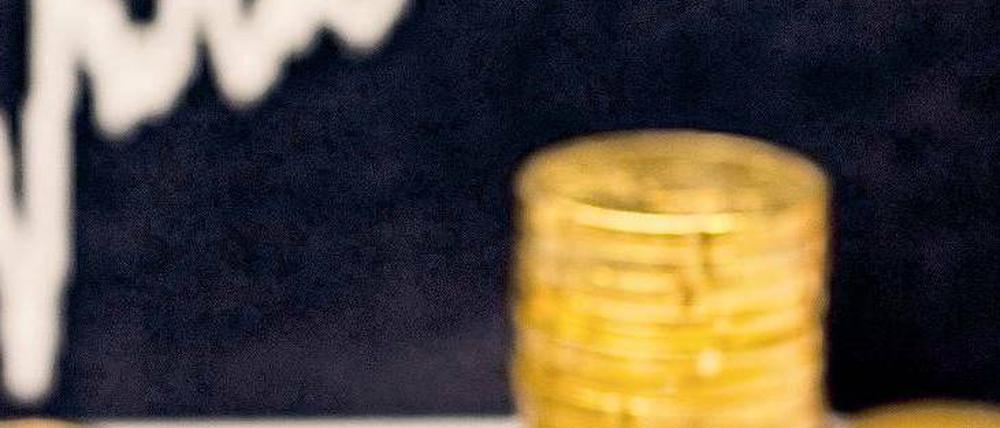 Geldregen für Aktionäre. Allein die 30 Dax-Unternehmen werden bis zum Sommer insgesamt etwa 28 Milliarden Euro an die Anleger verteilen. Foto: dpa