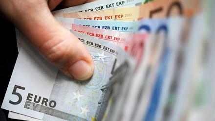 Bargeld lockt. Die Schufa hat ihren jährlichen Schuldenatlas vorgestellt.