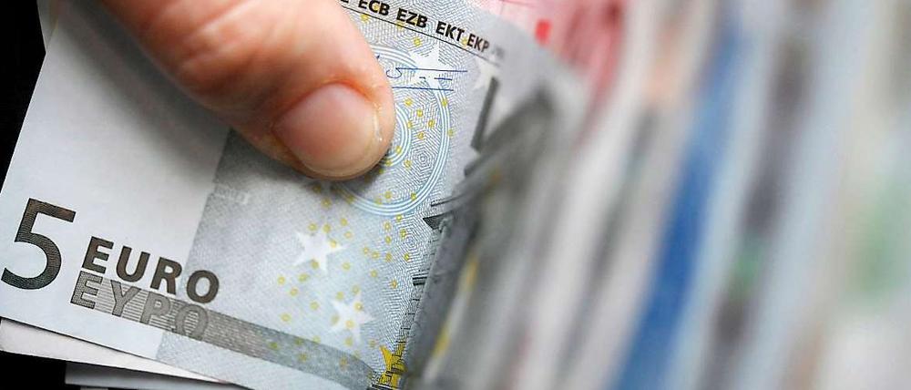 Bargeld lockt. Die Schufa hat ihren jährlichen Schuldenatlas vorgestellt.