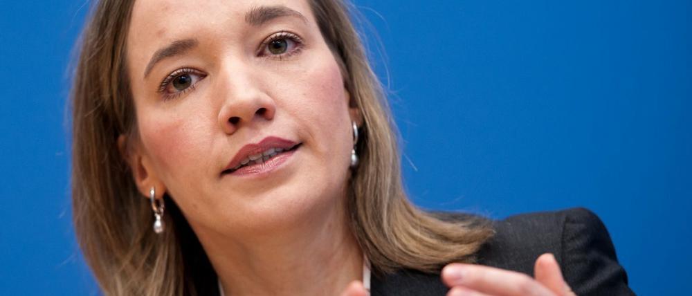 Bundesfamilienministerin Kristina Schröder (CDU) ist nicht überzeugt von einer Frauenquote bei Führungskräften.