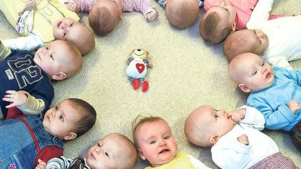 Die Absicht ist gut. Im Jahr 2007 hatten sich Bund, Länder und Gemeinden darauf verständigt, bis 2013 für etwa jedes dritte Kind unter drei Jahren einen Betreuungsplatz in einer Kita oder bei einer Tagesmutter zu schaffen. Foto: Patrick Pleul/dpa
