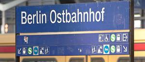 Am Ostbahnhof beleidigte ein Zugbegleiter eine Kreuzberger Schulklasse mit rassistischen Äußerungen.