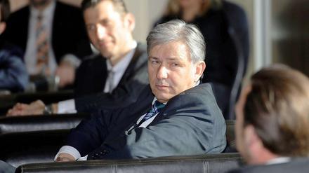 Vergeht ihm allmählich das Lachen? Klaus Wowereit in der Kritik. 