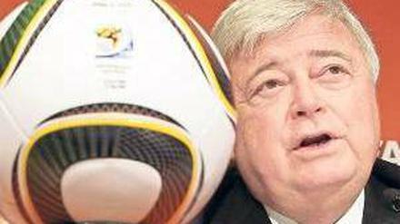Der Ball und sein Benutzer. Ricardo Teixeira, zwielichtiger Funktionär.