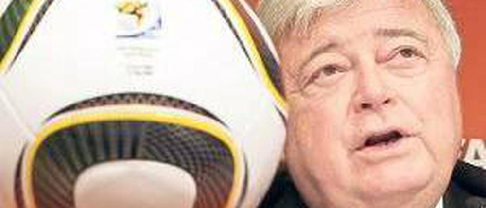 Der Ball und sein Benutzer. Ricardo Teixeira, zwielichtiger Funktionär.