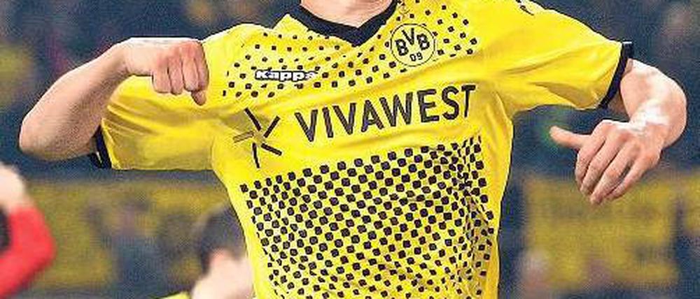 Das war es mal wieder. Shinji Kagawa jubelt über sein Tor zum 2:1. Foto: dpa