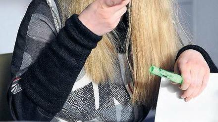 Natascha Kampusch, hier beim Signieren ihrer Autobiografie. 