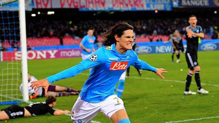 Traf mit der Schulter zum zwischenzeitlichen 2:1: Neapels Stürmer Edinson Cavani.
