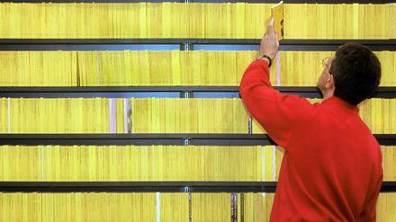 Gelbe Wand. Die Rückansicht der Reclamregale - hier 1999 auf der Leipziger Buchmesse - wird sich nicht verändern.