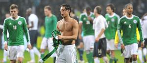 Für Mesut Özil und seine Kollegen lief es gegen Frankreich nicht wie gewünscht. Bis zur EM ist aber noch genug Zeit.