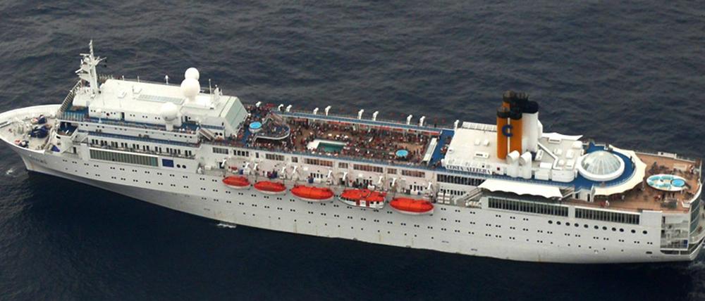 Die Costa Allegra in der Nähe der Desroches Inseln.