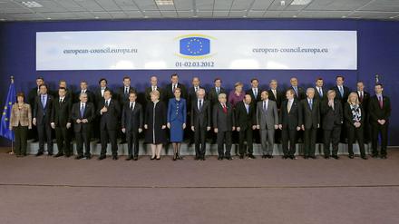 Die Staats- und Regierungschefs der EU-Länder posieren für ein Gruppenfoto.