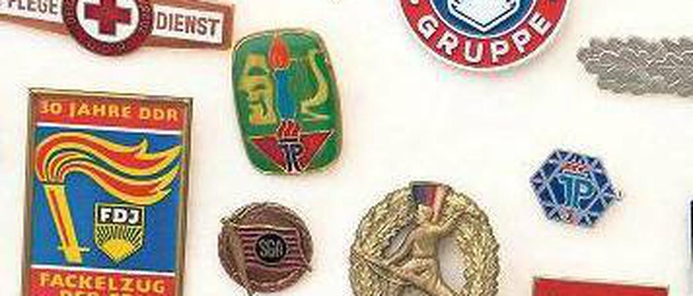 Andere Seiten der Medaillen. An Auszeichnungen herrschte kein Mangel in der DDR.