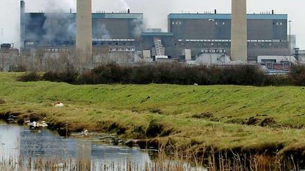Brennendes Biomassekraftwerk in Essex