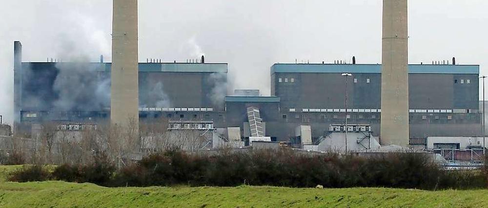 Brennendes Biomassekraftwerk in Essex