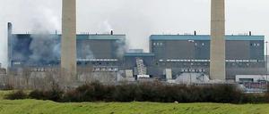 Brennendes Biomassekraftwerk in Essex