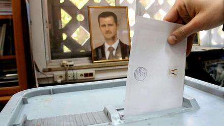 15 Millionen Wahlberechtigte sollten die neue Verfassung von Assad absegnen.