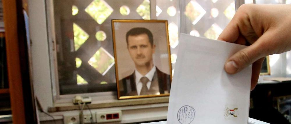 15 Millionen Wahlberechtigte sollten die neue Verfassung von Assad absegnen.