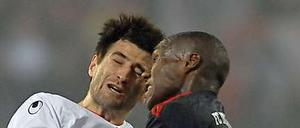 Kopf an Kopf: Markus Karl von Union gegen Jose Alex Ikery vom FC Ingolstadt.