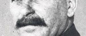 Der „Woschd“. Josef Stalin in einer offiziellen Fotografie des Jahres 1932. Foto: akg-images