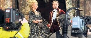 Die Zarin und der Lügenbaron. Jan Josef Liefers als Münchhausen und Katja Riemann als russische Herrscherin Katharina beim Dreh zu „Baron Münchhausen“. Foto: Kraufmann/dpa