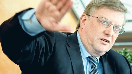 Die Finanztransaktionssteuer schafft keine Finanzstabilität, sagt Hans Reckers. 