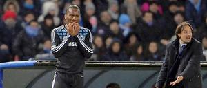 Didier Drogba droht mit Chelsea das frühe Aus in der Champions League. 