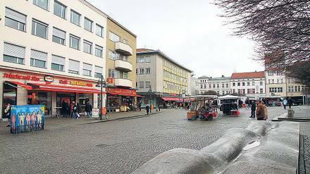 Havelwelle oder Pinkelrinne? Liebe Leserinnen, liebe Leser, klicken Sie hier, um zu kommentieren, zu kritisieren und um Verbesserungsvorschläge für den Spandauer Markt zu machen. Wir wünschen eine spannende Debatte!
