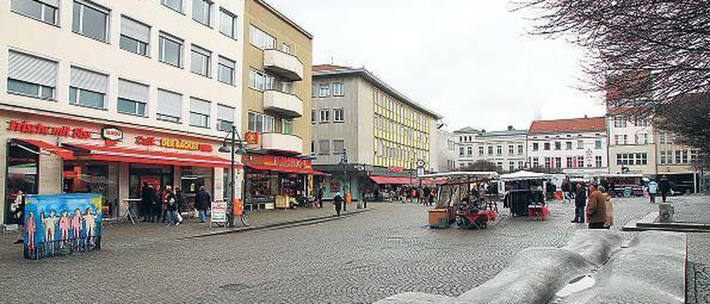 Havelwelle oder Pinkelrinne? Liebe Leserinnen, liebe Leser, klicken Sie hier, um zu kommentieren, zu kritisieren und um Verbesserungsvorschläge für den Spandauer Markt zu machen. Wir wünschen eine spannende Debatte!