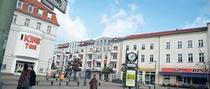 Graue Platte: Der Antonplatz in Weißensee. Liebe Leserinnen, liebe Leser, klicken Sie hier, um zu kommentieren, zu kritisieren und um Verbesserungsvorschläge für den Antonplatz zu machen. Wir wünschen eine spannende Debatte!
