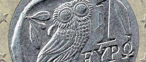 Aufgestockt. Aus dem ersten Griechenland-Paket sind noch 34,5 Milliarden Euro übrig. Auch diese Summe soll Hellas weiter zugute kommen, auch wenn inzwischen ein zweites Hilfspaket beschlossen ist.