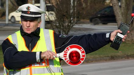 Zwei Raser flohen vor der Polizeikontrolle.