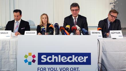 Nichts mehr da. Schlecker-Erbin Meike hat auf einer Pressekonferenz nichts positives zu berichten.