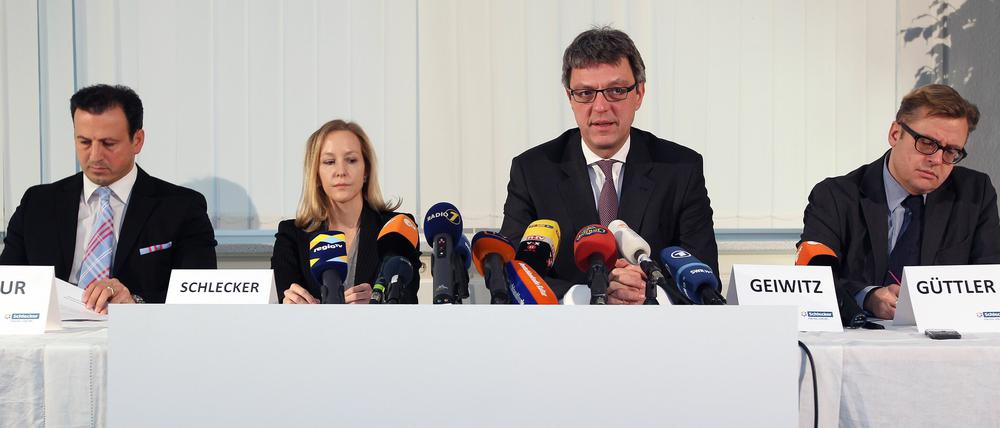 Nichts mehr da. Schlecker-Erbin Meike hat auf einer Pressekonferenz nichts positives zu berichten.