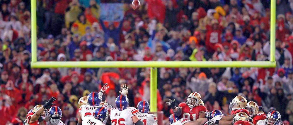 Dieses Field Goal bringt die Entscheidung für die New York Giants in San Francisco. 
