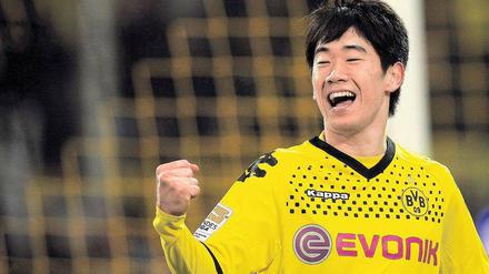 Zur offensiven Strategie der Liga gehört, erfolgreiche Spieler wie den Japaner Shinji Kagawa von Borussia Dortmund, auf länderspezifischen Webseiten hervorzuheben.