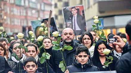 Tod in den Straßen. Angehörige demonstrierten am 11. Januar beim Begräbnis des 15-jährigen Ardiwan Samir. 