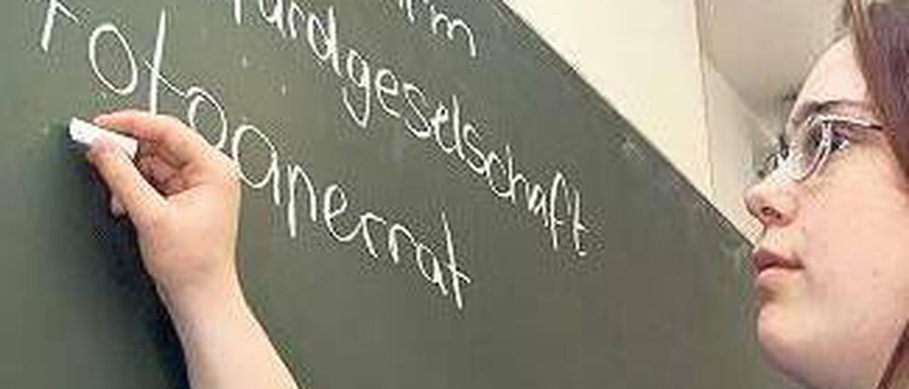 Problem an der Tafel. Wer Dyslexie hat, tut sich mit dem Schreiben schwer. Foto: dapd