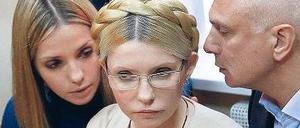Während des Prozesses wurde Julia Timoschenko von ihrer Tochter Jewgenija (links) und ihrem Mann Alexander unterstützt. Die 31-jährige Restaurantbesitzerin hat an der London School of Economics studiert und lebt heute in Kiew.