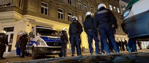 Nach einer Demo gegen Rechts ist es in Magdeburg zu Auseinandersetzungen zwischen der Polizei und linken Gruppen gekommen.