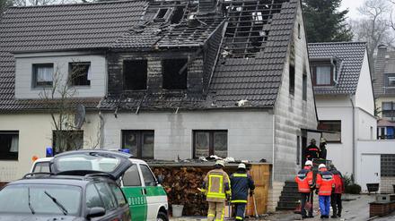 Die Feuerwehr fand die Leichen der Kinder im völlig ausgebrannten Dachgeschoss.