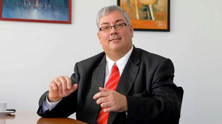 Uwe Kraffel, Augenarzt und Spitzenfunktionär, muss sich rechtfertigen. 