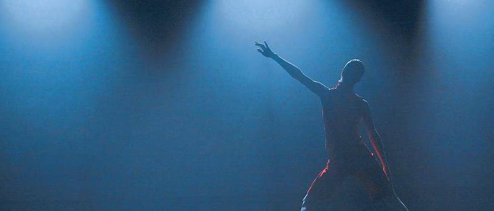 Platz für die freie Szene. Die Choreografin und Tänzerin Verena Wilhelm bei den Tanztagen 2012 in den Sophiensälen. Berlins Kulturverwaltung will sich in dieser Legislaturperiode mehr um Off-Kultur und kreative Orte kümmern. Foto: Gunnar Lüsch/ MuTphoto