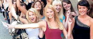 Holt mich hier raus – ich bin ein Star. Deutschland steht nicht gerne Schlange, es sei denn, es winkt die Teilnahme an einer Castingshow. Dann wird gelitten. Foto: dpa