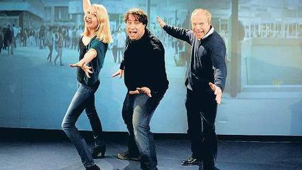 Mit Witz in die Krise. Constanze Behrends und Oliver Tautorat sind die Chefs vom Prime Time Theater. David Shirreff ist Korrespondent beim "Economist" (von links).