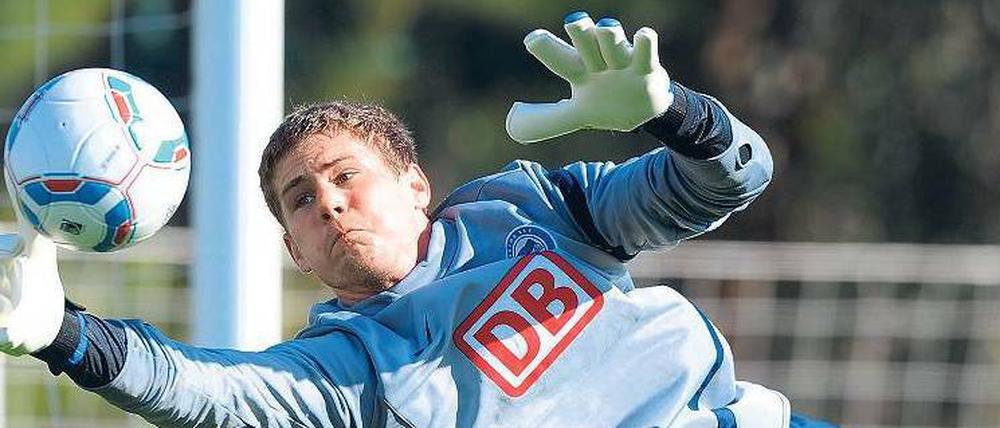 Exzellente Referenzen besitzt Thomas Kraft auch im Kerngeschäft, dem Bälleabwehren. Die Anhänger des Vereins haben den 23-Jährigen sogar auf Anhieb zum „Herthaner der Hinrunde“ gewählt.