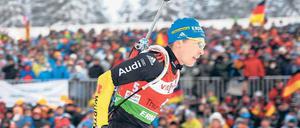 Mit voller Kraft zum Sieg. Andreas Birnbacher gewann vor der Kulisse von tausenden begeisterten Zuschauern in Oberhof. Foto: dpa