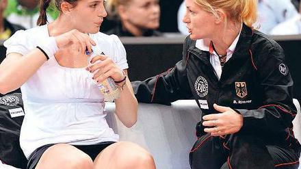 Barbara Rittner, 38, (rechts) ist seit 2005 Chefin des deutschen Fed-Cup-Teams und auch für die Nachwuchsarbeit verantwortlich.